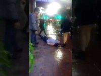 Fuertes imágenes: Integrante de Alta Consigna golpea a un hombre