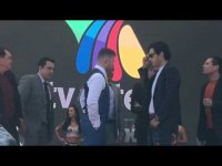 Canelo molesto con JC Chavez Jr por su impuntualidad en primer Cara a Cara