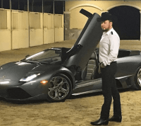 Gruperos y sus grandes amores… los autos