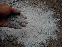 Ladrones se dan un “pase” con ceniza humana pensando que era cocaína