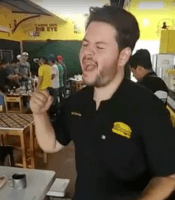 Restaurante de Hamburguesas paga apuesta del Barcelona, y sus clientes consumen gratis!