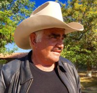 ¿Vicente Fernández lucha contra el cáncer?