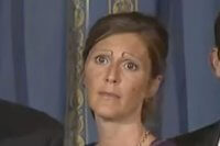 Sin decir ninguna palabra mujer le roba protagonismo a Trump