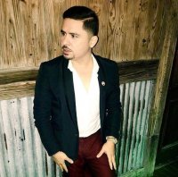 Larry Hernández, íntimo y polémico en su nuevo disco