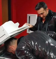 Calibre 50 “juegan” a ser oficinistas