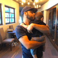 Son gruperos, son papás, ¡y aman las dos cosas!