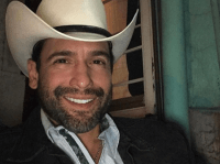 Bobby Pulido desmiente caída en escenario