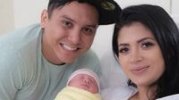 Edwin Luna y Kimberly Flores anuncian el nacimiento de su hija Gianna