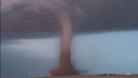 Impactantes imagenes de tornado en Kansas (VIDEO)